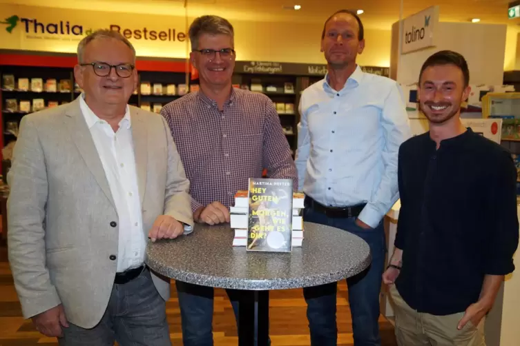 Die Vorleser von der Pirmasenser Autorengruppe (von links): Stefan Schwarzmüller, Bernd Ernst, Thomas Kuhn und Julian Ehrgott 