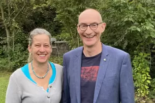 Gehen gut gelaunt an die Aufgaben als Führungsduo Limburgerhofer Lions: Helena Pfaff-Vanecek und Manfred Schnapp.