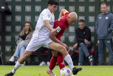 Den Ball zu behaupten, das klappte bei der U17 des FCK nicht immer, aber inzwischen hat sich auf dem Gebiet einiges getan.