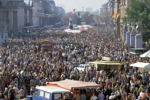 Groß war am 3. Oktober 1990 der Jubel auf den Berliner Straßen. Entlassungen und fehlende Zukunftsperspektiven trübten aber scho