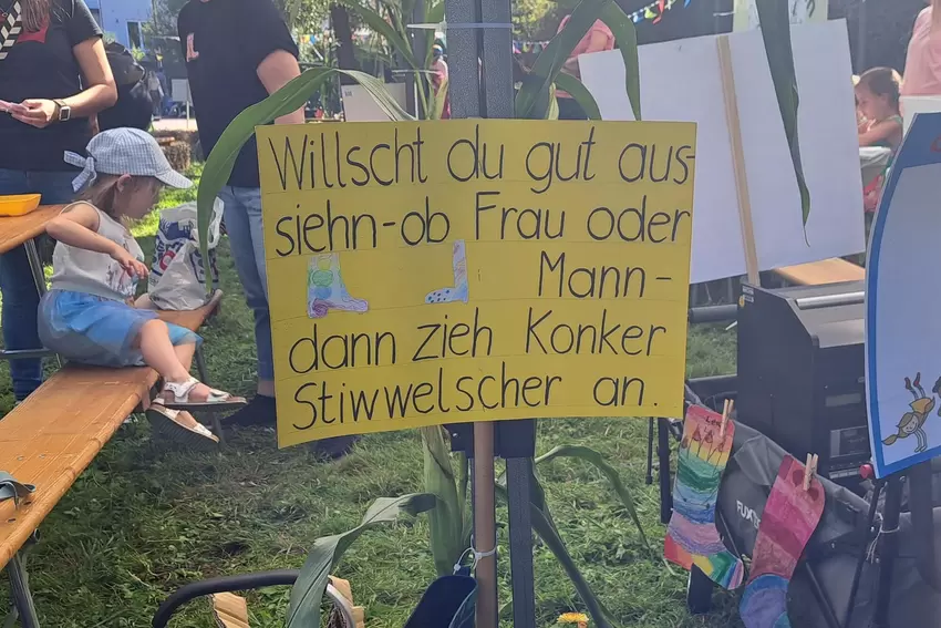 Die Kinder der Grundschule haben fleißig Deko gebastelt.