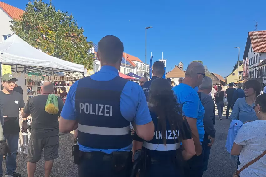 Mit regelmäßigen Streifengängen zeigte die Polizei Präsenz.