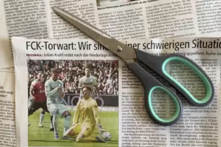 Der Verdächtige hat einen Zeitungsausschnitt über den FCK bei sich.