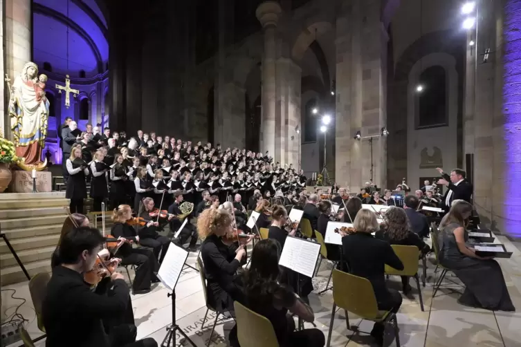 Chor und Orchester bei Bruckners Messe.