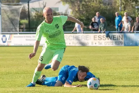 Der TB Jahn Zeiskam obenauf, der SC Hauenstein am Boden: Nico Kruppenbacher und Maximilian Seibel. 