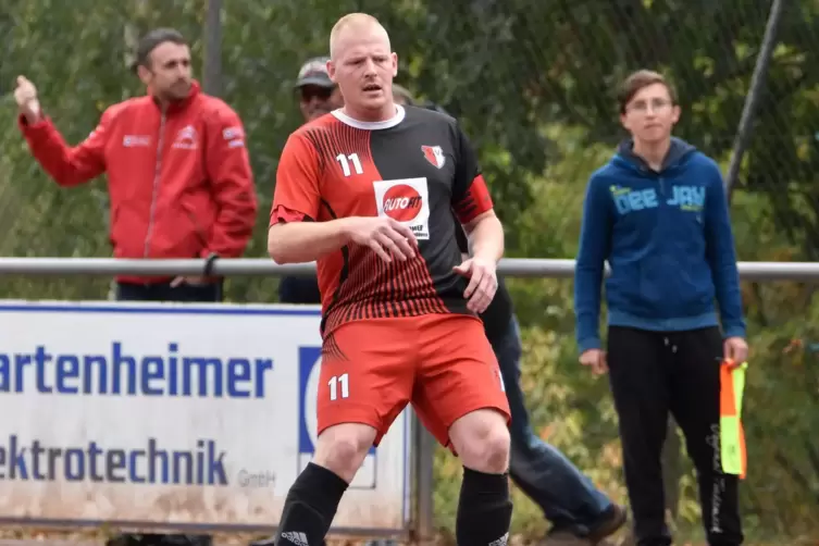 Unterschiedspieler: Hefersweiler Spielführer Dennis Heß ging auch bei der Auswärtspartie in Bruchmühlbach als Führungsfigur vora