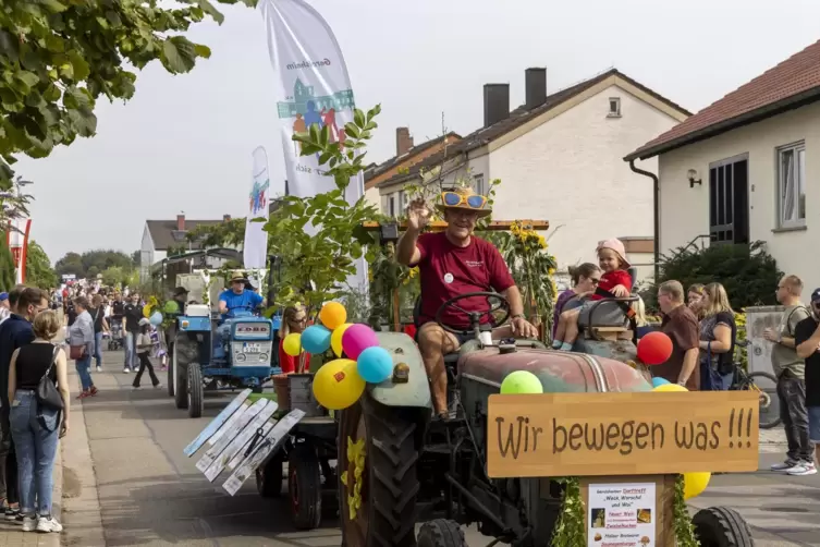 Ja, es bewegt sich was in Gerolsheim. Nicht nur dieser Kerwewagen der Bürgerinitiative machte das am Wochenende deutlich. 