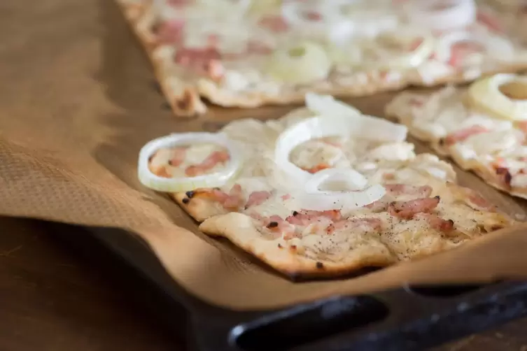 Flammkuchen gibt es auf dem Herbstmarkt in Speyer Süd.