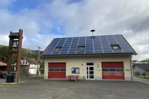 Auf dem Dach des Mehrzweckhauses in Albessen ist eine Photovoltaik-Anlage installiert. 