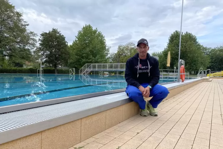 Schwimmmeister Timo Graf verlässt das Edesheimer Freibad.