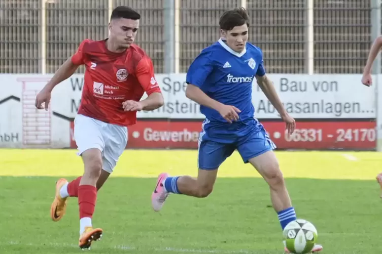 Alex Formaniuk (rechts), hier im Spiel gegen RW Koblenz, traf in Speyer zum 1:0. 