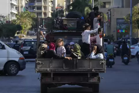 Mehrere zehntausend Menschen im Libanon sind seit Montag auf der Flucht – in die Hauptstadt Beirut oder nach Syrien. 