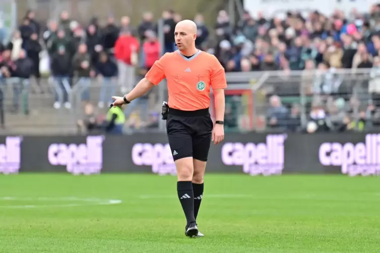 Fußball-Schiedsrichter Nicolas Winter aus Hagenbach. 