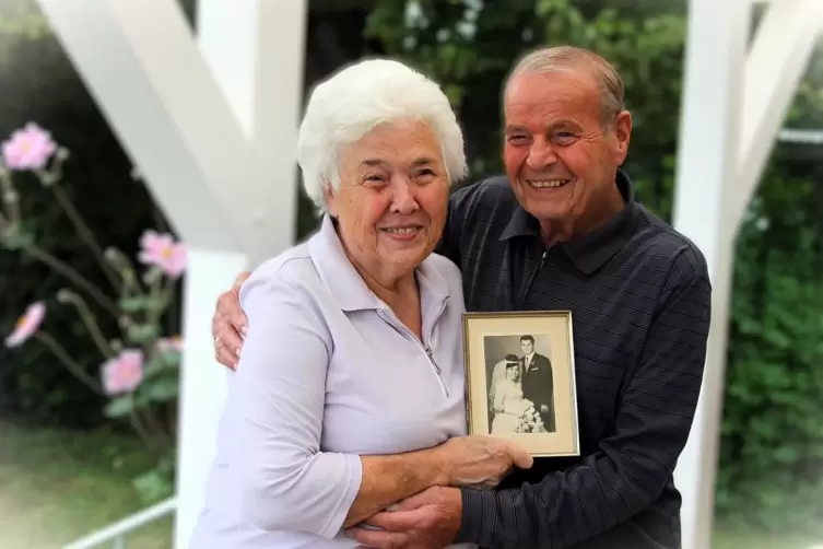 Anna und Klaus Walther feiern mit der ganzen Familie.