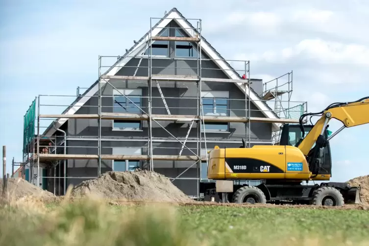 Bauen kostet nicht nur viel Geld. Bauherren müssen auch zahllose Regeln einhalten. 