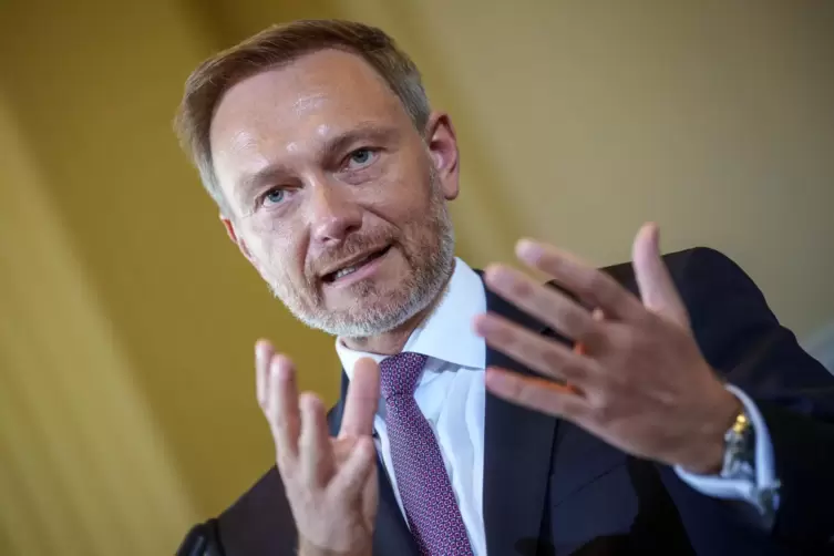 „Haben eine Zäsur gegenüber der Ära Merkel eingeleitet“: FDP-Chef Christian Lindner (45) sieht noch große Aufgaben für die Bunde