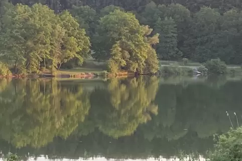 Der betroffene Kanalabschnitt befindet sich in unmittelbarer Nähe zum Ohmbachsee.