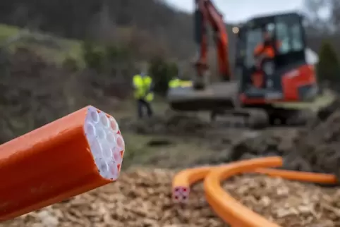 In vielen Orten im Kreis errichten Firmen eigenwirtschaftlich ein Glasfasernetz. In der Kreismitte ist die UGG am Werk. 