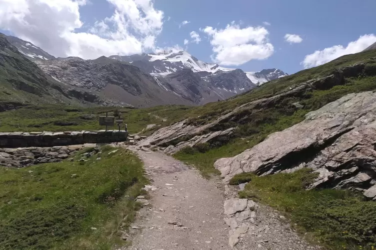 Südtirol bietet malerische Bergpanoramen, hier bei Martell.