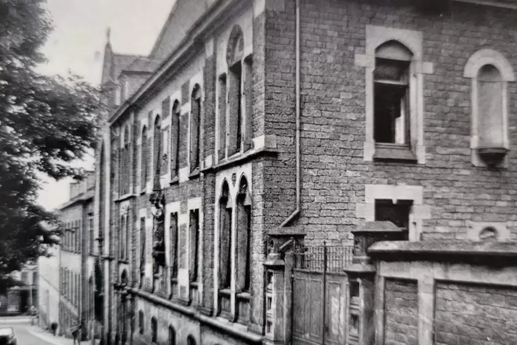 Der erste Sitz des Caritas-Zentrums in der Klosterstraße 7. Das Bild stammt aus den 20er Jahren. 