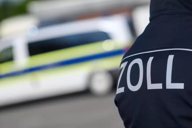 Mehr als 400 Beamte verschiedener Behörden waren im Einsatz. 