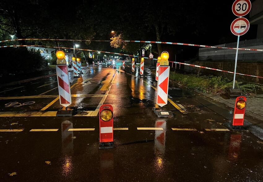 Die Königstraße war mit Flatterband abgesperrt.