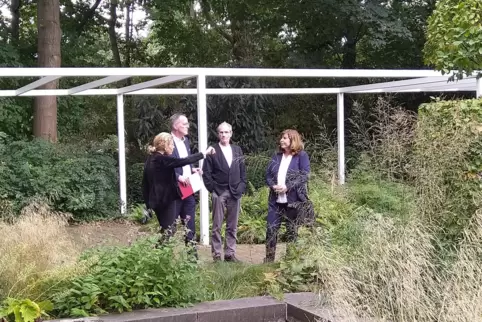 Vor-Ort-Termin: Gabriele Bindert, Michael Ebling, Alexander Thewalt und Jutta Steinruck (von links) im Gespräch. 