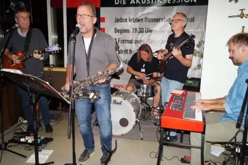 Mini Dress Blues Jam mit (von links) Andi Rumpf, Guido Kupper, Marc Kambach, Bernd Schwarz und Max Paul. 