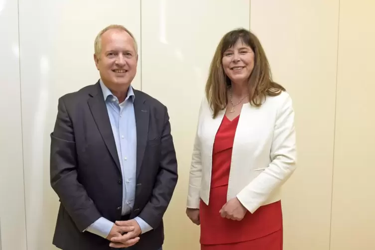 2017 waren Peter Uebel (CDU) und Jutta Steinruck (Damals SPD) noch Konkurrenten, jetzt haben sich beide aus dem OB-Rennen verabs