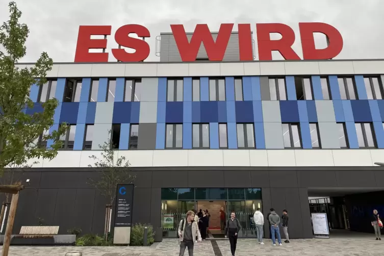 Endlich eingeweiht: das neue Gebäude der Hochschule für Wirtschaft und Gesellschaft in Mundenheim. 