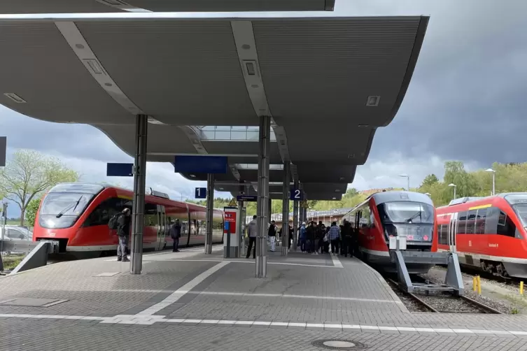 Zwischen Pirmasens Hbf und Schopp fahren von 1. bis 28. Oktober keine Züge.