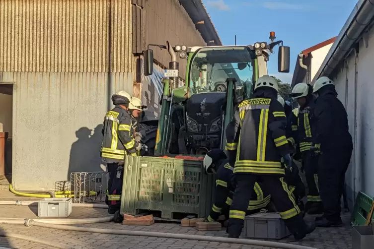 An vielen Stellen hatten die Mitglieder der Feuerwehren Aufgaben zu bewältigen. 