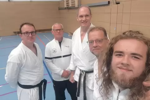 Sefie mit dem Bundestrainer (von links): Björn Freudenberg, Dojo-Leiter Hannes Gutzmer, DJKB-Bundestrainer Thomas Schulze, Sasch