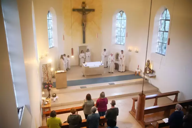 Eine Szene wie diese wird es in der katholischen Kirche in Ulmet nicht mehr geben: Mehr als 40 Besucher kamen am Freitagabend zu