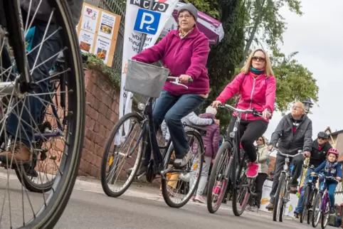 Am 3. Oktober gehört die Strecke wieder ihnen: Fahrradfahrer bei einer früheren Auflage von „Autofreies Eistal“. 