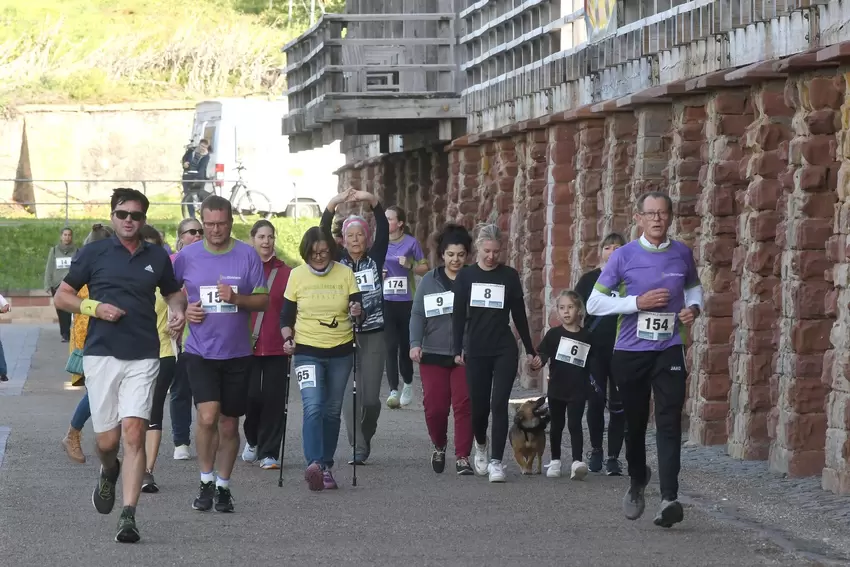 Ob joggend oder gehend, mit oder ohne Hund: Jeder entschied selbst, wie er oder sie die Runden um den Gradierbau zurücklegen wol