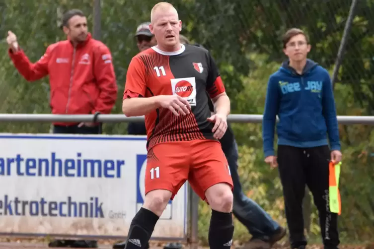 Unterschiedspieler: Hefersweiler Spielführer Dennis Heß ging auch bei der Auswärtspartie in Bruchmühlbach als Führungsfigur vora