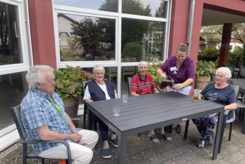 Ein Sommertag im Seniorendomizil Haus Antonius in Göllheim. Dort leben auch die Angehörigen der drei Gesprächspartner. 