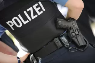 Saar-Polizei und SEK haben den Mann im Saarpfalz-Kreis gefasst, nachdem er sich in Frankreich versteckt hielt.