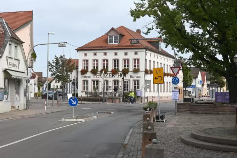 Auch in der Dr.-Welte-Straße, der L522, will der Gemeinderat in Weisenheim am Sand Tempo 30 durchsetzen. 