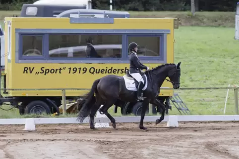 Marlay Demmerle RFV Alsenborn auf Zuella in der Dressur der Klasse A, in der sie Zweite wurde. 