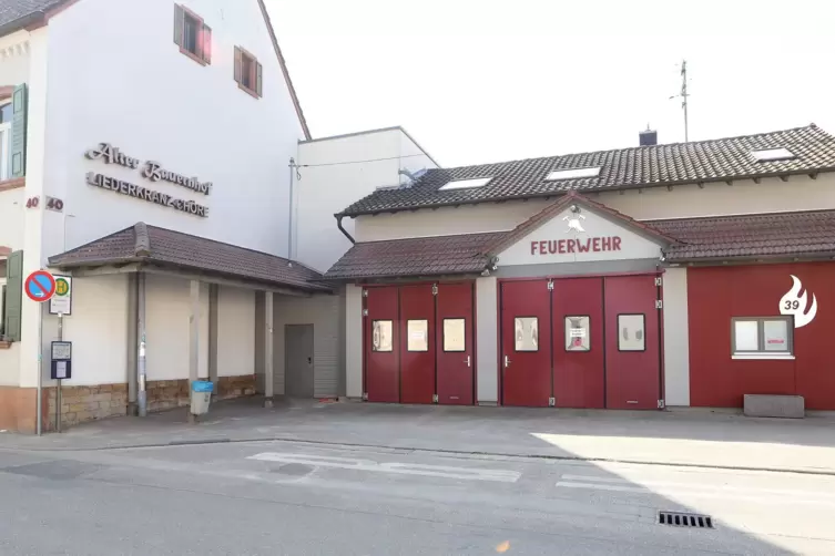 Es ist zu klein und genügt nicht mehr den Anforderungen: Zeiskams Feuerwehrgerätehaus. Ein Neubau ist geplant.