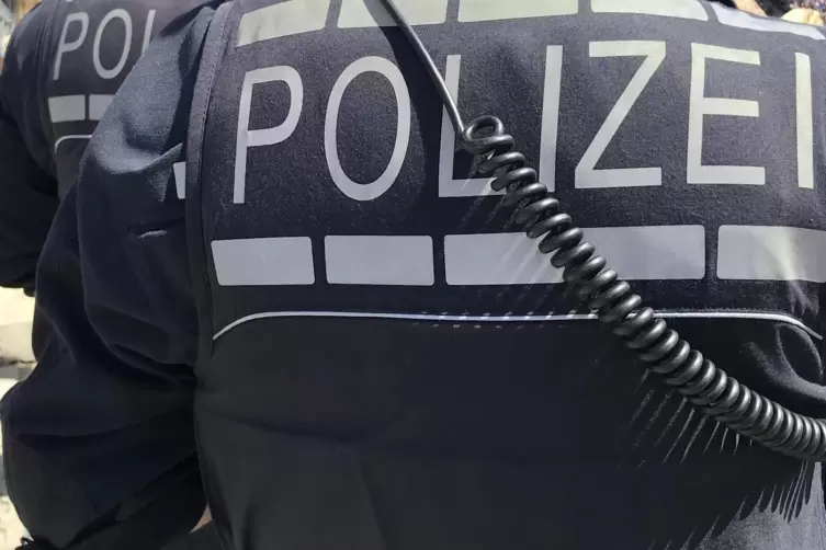 Da ein Messer im Spiel war, ermittelt die Polizei wegen schweren Raubes. 