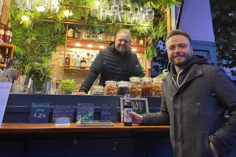 Nach der Arbeit auf ein Getränk auf den Abendmarkt: Für Sebastian Liesegang, hier an der Gambigo Bar von Janosch Gamber, ein tol