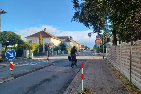 Noch haben Fahrradfahrer im Kreuzerweg keine Vorfahrt. Das ändert sich wohl im nächsten Jahr. 