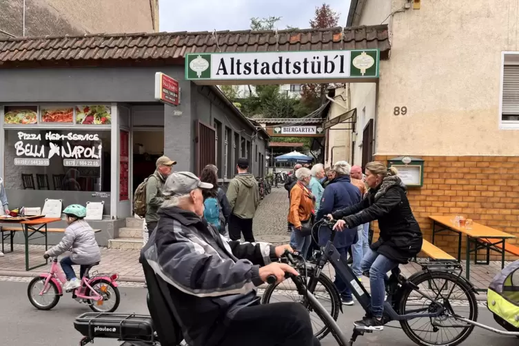 Nicht nur Vereine machen mit, auch Lokale, wie hier in Eisenberg. 