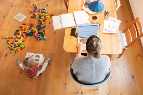 Segen und Fluch zugleich: Homeoffice gibt Arbeitnehmern mehr Flexibität, kann aber auch zu ungewollten Überstunden führen. 