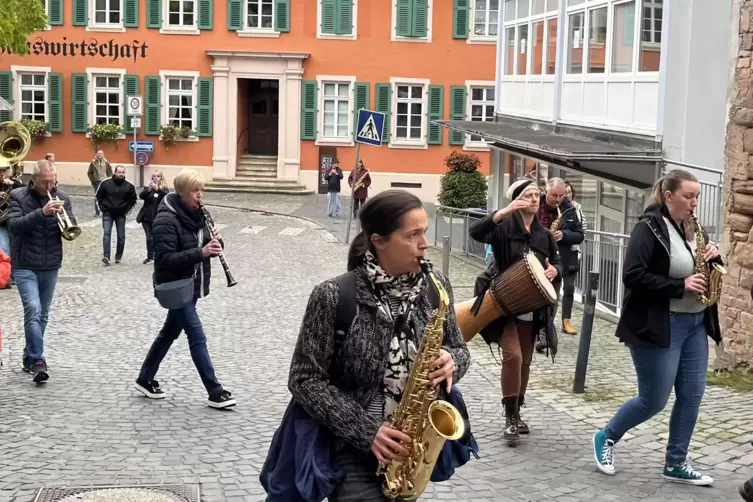 Fast 30 Musikerinnen und Musiker waren mit von der Partie. 