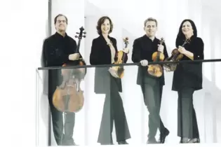 Das Gropius Quartett mit von links Wolfgang Emanuel Schmidt, Alexia und Friedemann Eichhorn sowie Indira Koch.