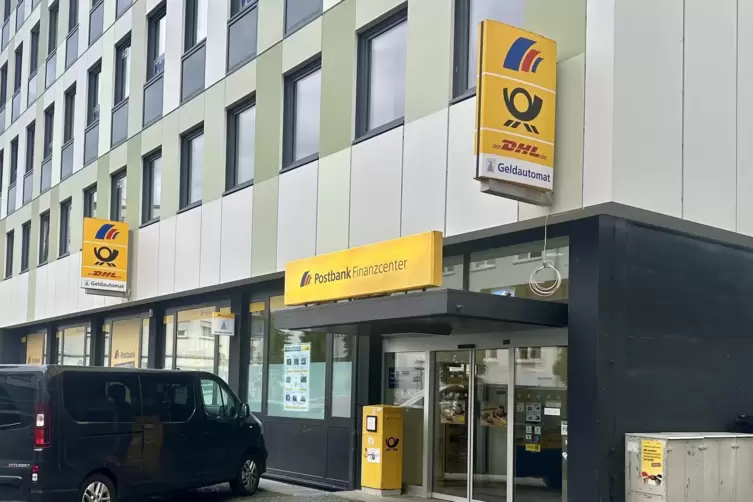 Nur die Postbank-Filiale in der Rummelstraße bleibt geöffnet. 